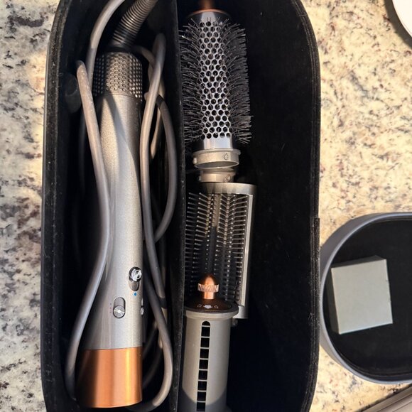 Dyson Airwrap 2024 - Picture 2 of 6